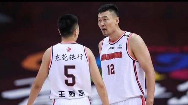 开票首日就吸引众多影迷抢购，其中90后占比超六成，对他们来说这部影片可能比他们的父母年龄都要大， 而150元/张的票价也不算便宜，但这些并没有挡住年轻人的热情，可见导演黑泽明的魅力之大
